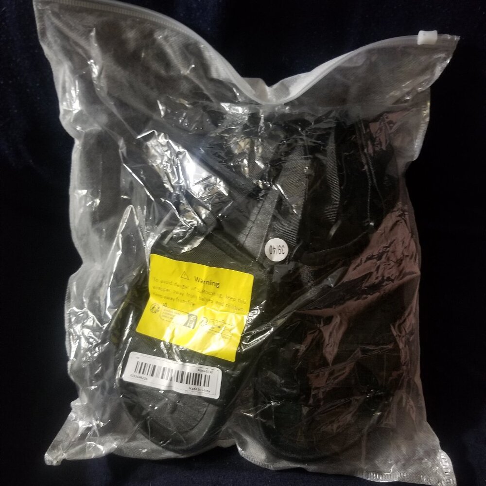 NWT women's size 9 black sandals - Picture 2 of 7